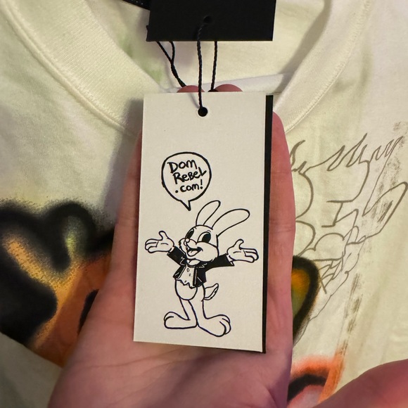 Dom Rebel Tee Duck Holding Heart - Picture 6 of 7